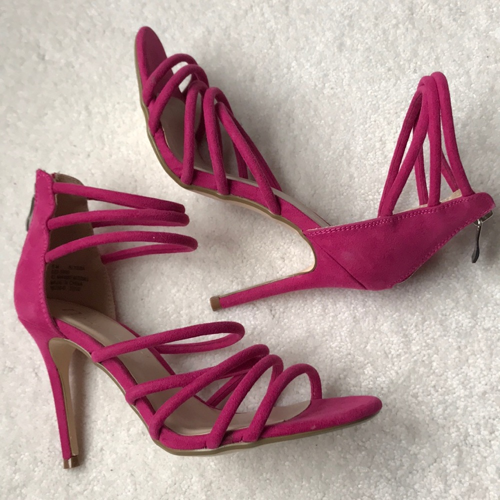 NWOB n by Nicole Miller Alyssa strappy Heels